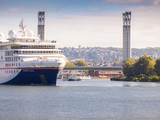 Cruise Ship Depart From Rouen