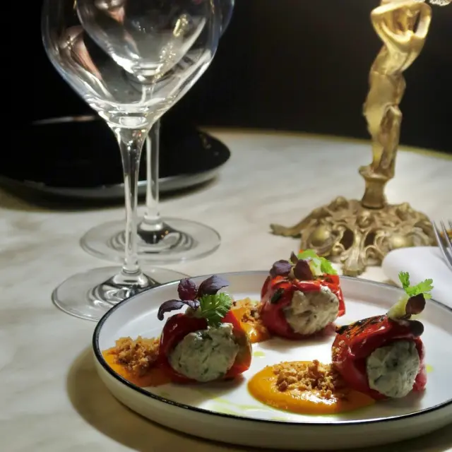 Louisette Cave A Manger @akomistudio