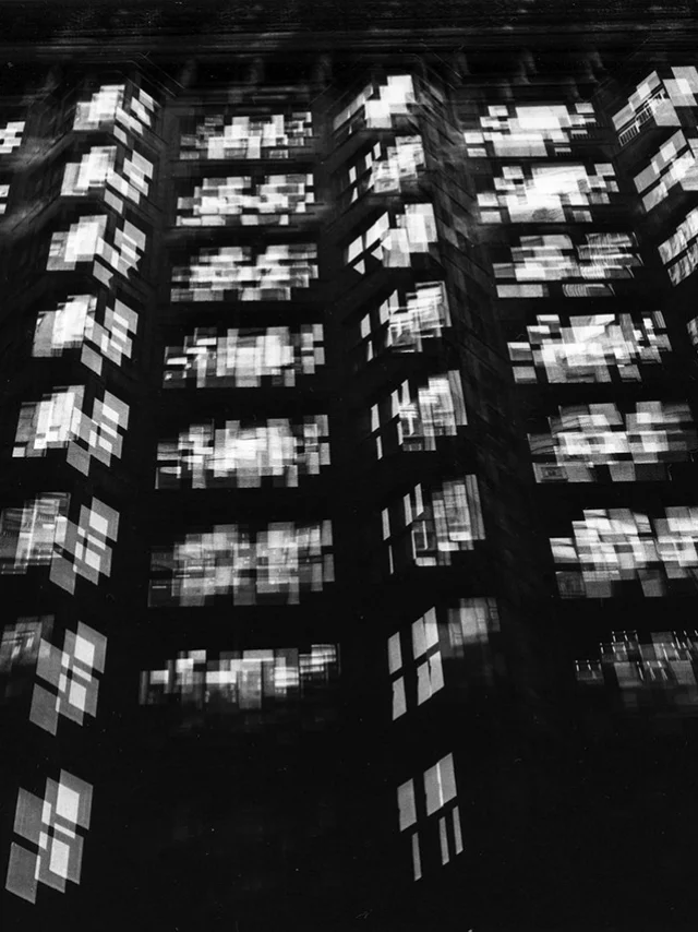 Ray K. Metzker Chicago Loop 1958 Estate Of Ray K. Metzker Courtesy Les Douches La Galerie Paris