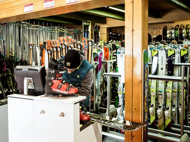 Ski store