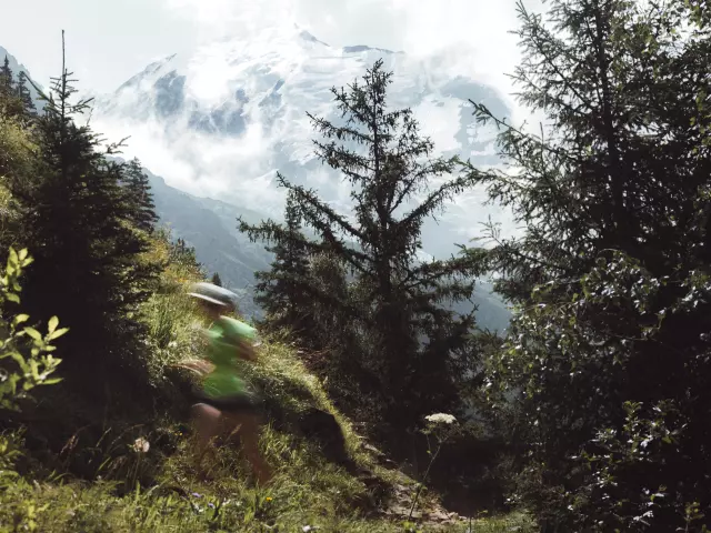 The unique natural setting of the Nid d'Aigle climb