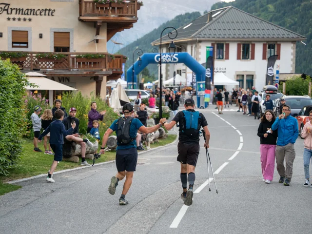 Arrivo dei Montagn'hard a Saint-Nicolas de Véroce