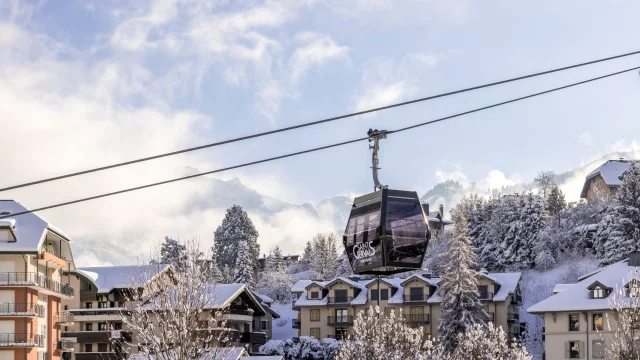 Télécabine de l'Alpin sous la neige