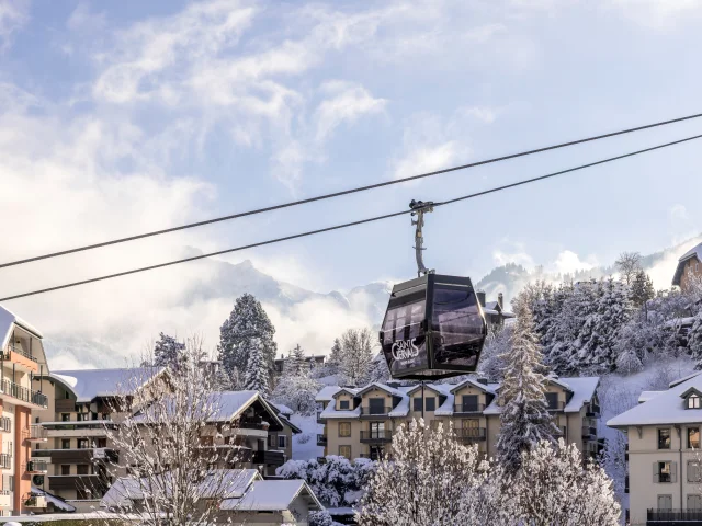 Télécabine de l'Alpin sous la neige