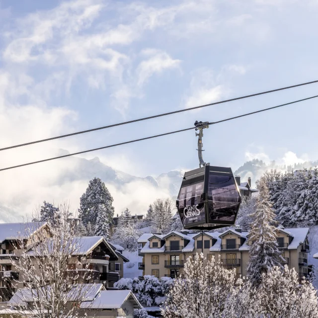 Télécabine de l'Alpin sous la neige