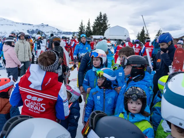 Groupe pour la descente aux flambeaux