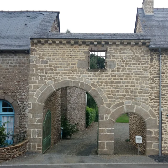 Manoir De La Croix Bouessee Cardroc Smbmsm 6502