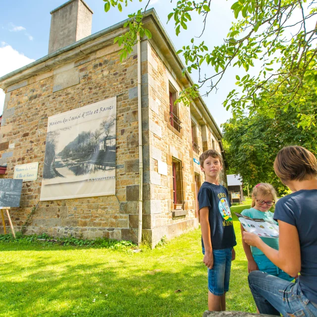 Simon Bourcier Famille Le Long Du Canal Hede Bazouges Simon Bourcier 6704