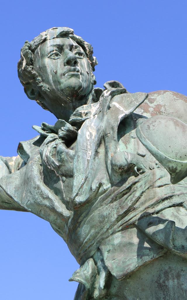Robert Surcouf Statue Intra Muros Saint Malo (3)