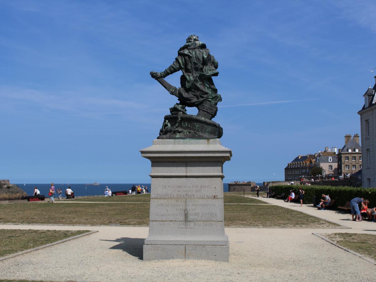 Les grands explorateurs Les grands explorateurs de SaintMalo Saint — free download