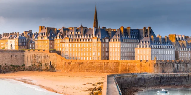 Vue Sur Saint Malo Intra Muros Depuis Le Mole Des Noires Saint Malo Loic Lagarde 667 1200px