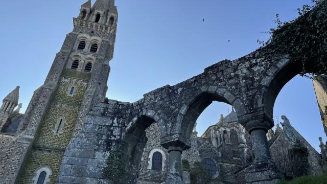 Kirche_von_Tinteniac-SMBMSM-2685