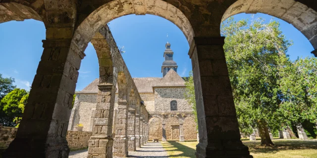 Abbaye Du Tronchet Le Tronchet Thibault Poriel 5077 1200px