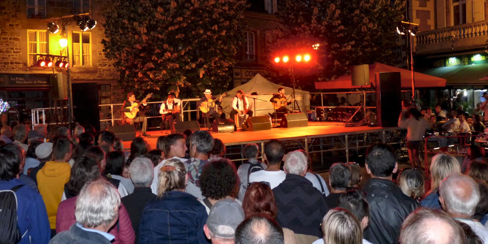 Festival De La Lanterne - Combourg 3