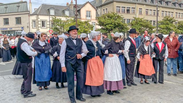 Festival Folklorique Dol De Bretagne Smbmsm 5606