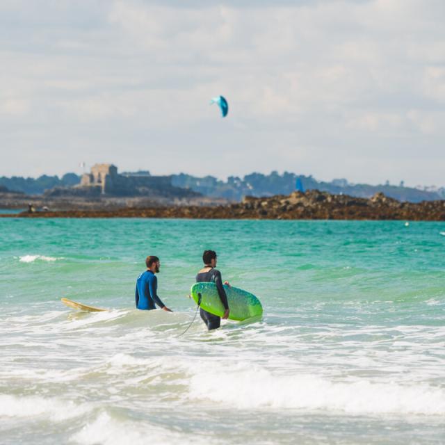 Surfeurs Parame Saint Malo Thibault Poriel 5013 1200px