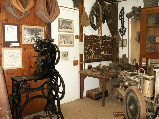 Musee De Loutil Et Des Metiers Tinteniac