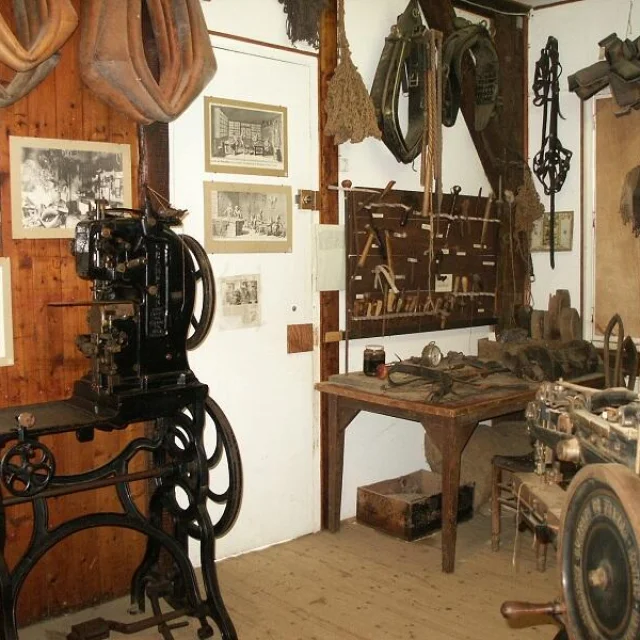 Musee De Loutil Et Des Metiers Tinteniac