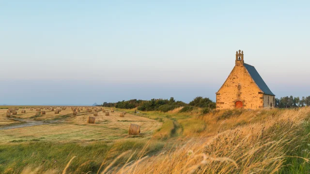 ©Simon Bourcier - Chapelle Notre Dame de la Grève - Saint-Broladre
