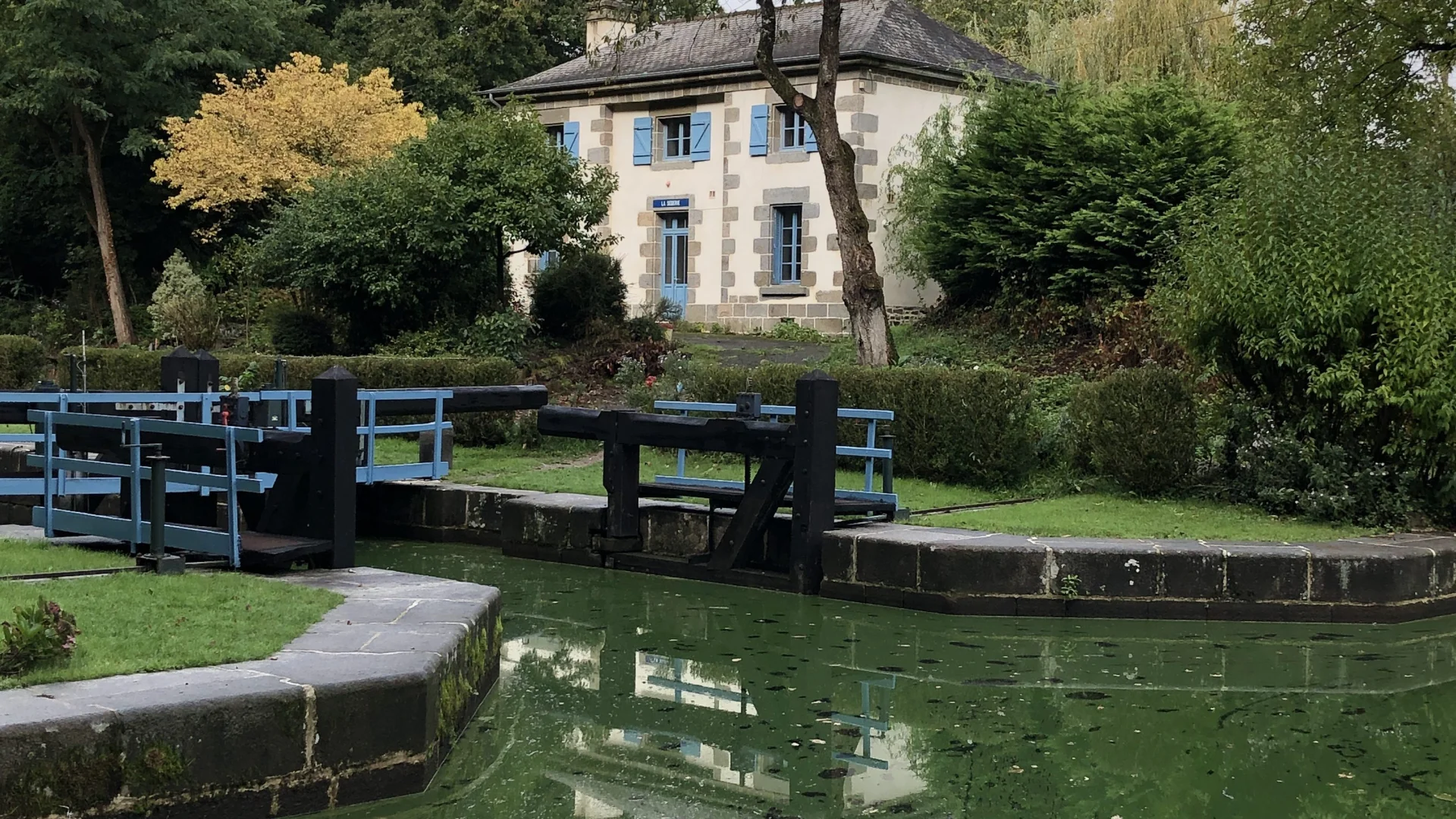 Onze Ecluses Canal D Ille Et Rance Hede Bazouges