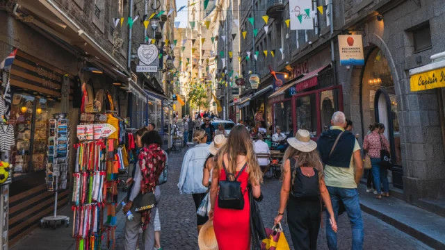 Grand Rue Intra Muros Saint Malo Thibault Poriel 5145 1200px