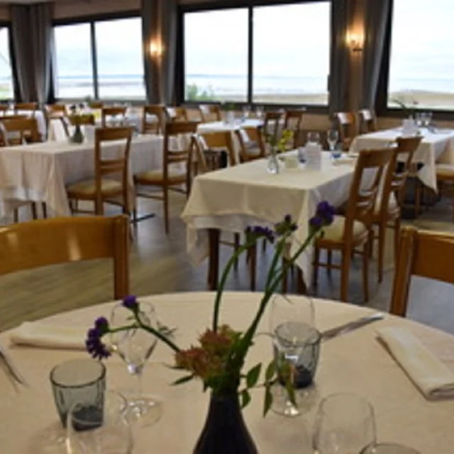Le Bretagne Restaurant Vue Sur Mer Le Vivier Sur Mer