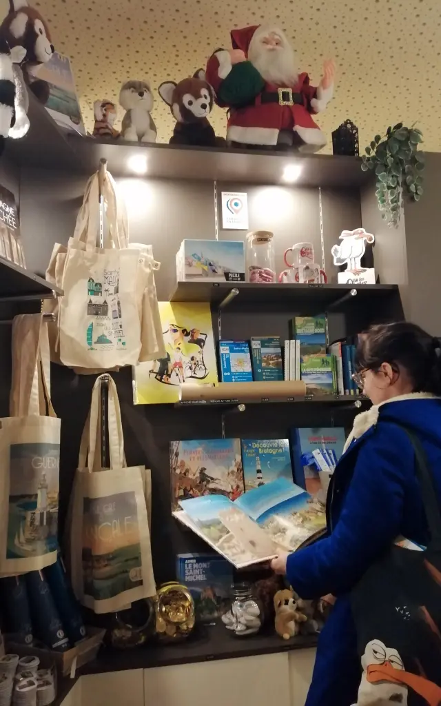 Boutique Office De Tourisme Destination Saint Malo Baie Du Mont Saint Michel Hiver 2025 3