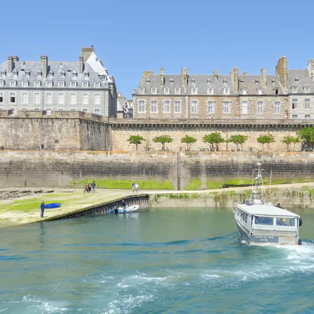 ©SMBMSM - Débarque - Bateau de pêche - Saint-Malo