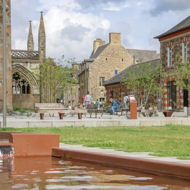 ©SMBMSM - Parvis de la cathédrale - Dol-de-Bretagne