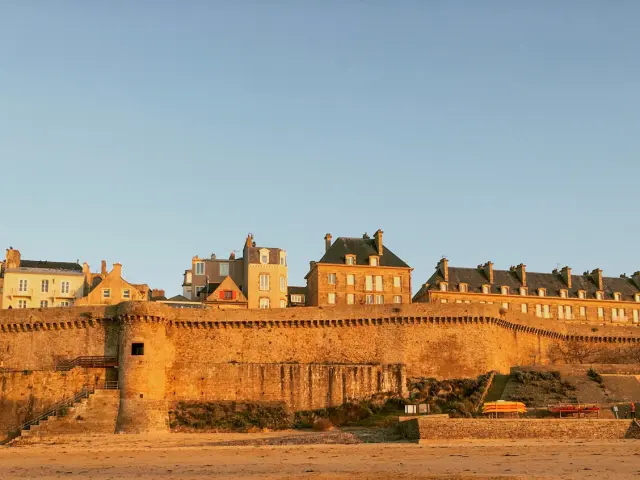Vue Depuis La Plage De Bon Secours Intra Muros Saint Malo Smbmsm 5634 1200px