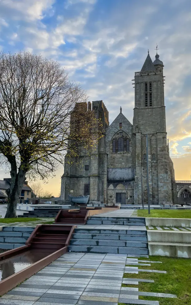 Cathedrale Saint Samson Dol De Bretagne Smbmsm 8381 1200px
