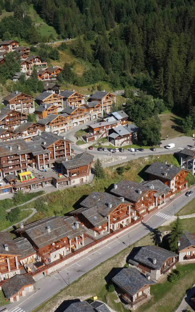 Sainte Foy Station Ete Vue Drone Tristan Price parking
