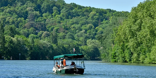 Balade à bord de Chloé avec l'association Sequana à Chatou.