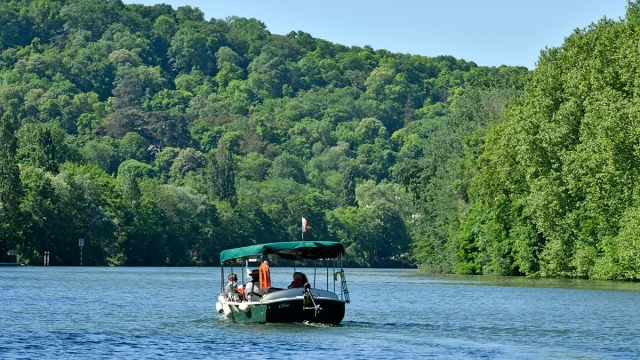 Balade à bord de Chloé avec l'association Sequana à Chatou.