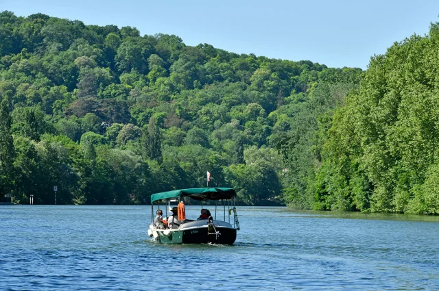 Balade à bord de Chloé avec l'association Sequana à Chatou.