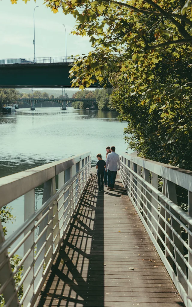 Famille à la halte fluviale de Chatou