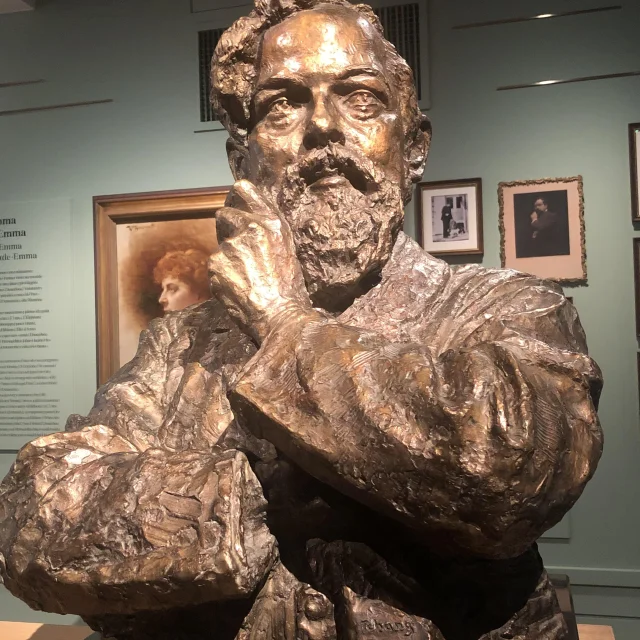 Statue en buste de Claude Debussy à la maison natale de Claude Debussy à Saint-Germain-en-Laye
