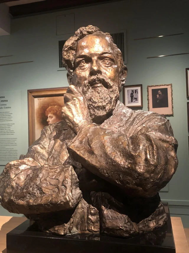 Statue en buste de Claude Debussy à la maison natale de Claude Debussy à Saint-Germain-en-Laye