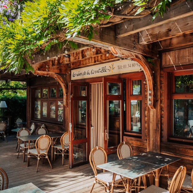 Terrasse du restaurant Les rives de la Courtille à Chatou
