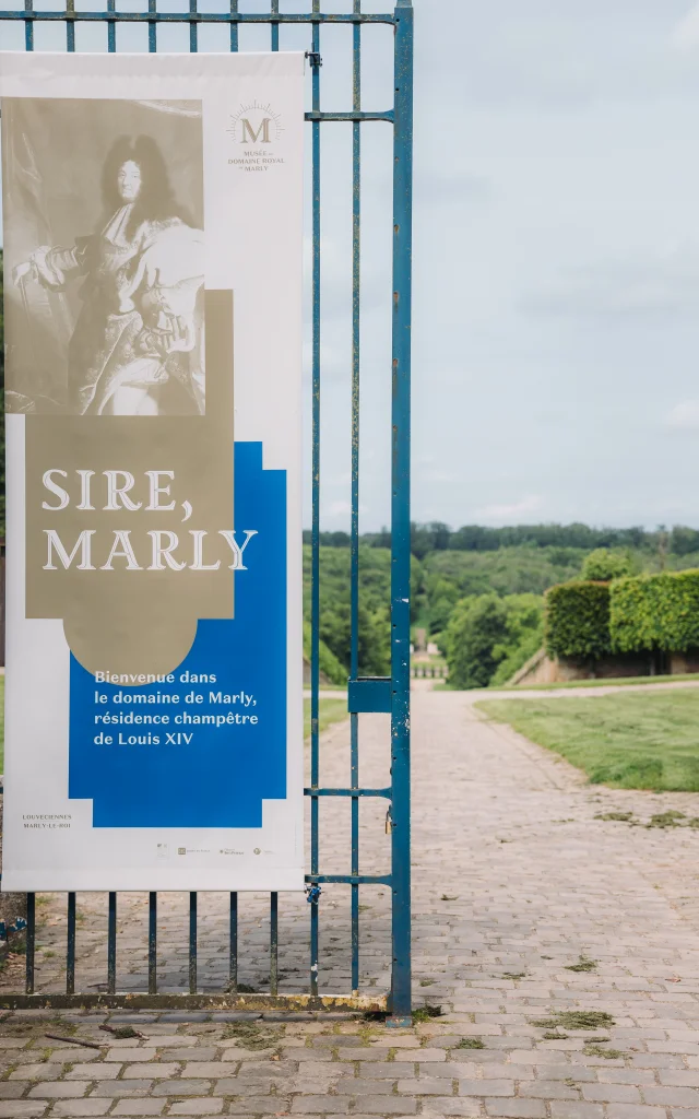 Musée du domaine royal de Marly avec grille extérieur