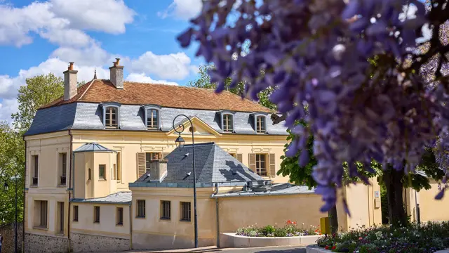 Nicolas Vercellino Fachada del Ayuntamiento de Chambourcy
