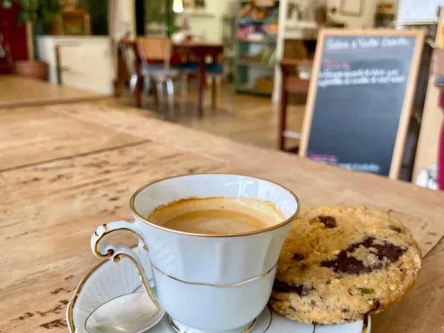 C'est l'heure de la pause goûter au salon de thé Pavlova & vieilles dentelles à Louveciennes