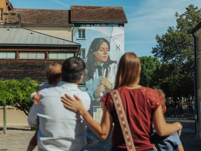 Famille en visite sur l'ile des Impressionnistes à Chatou