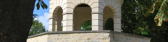 Louveciennes, place Dreux