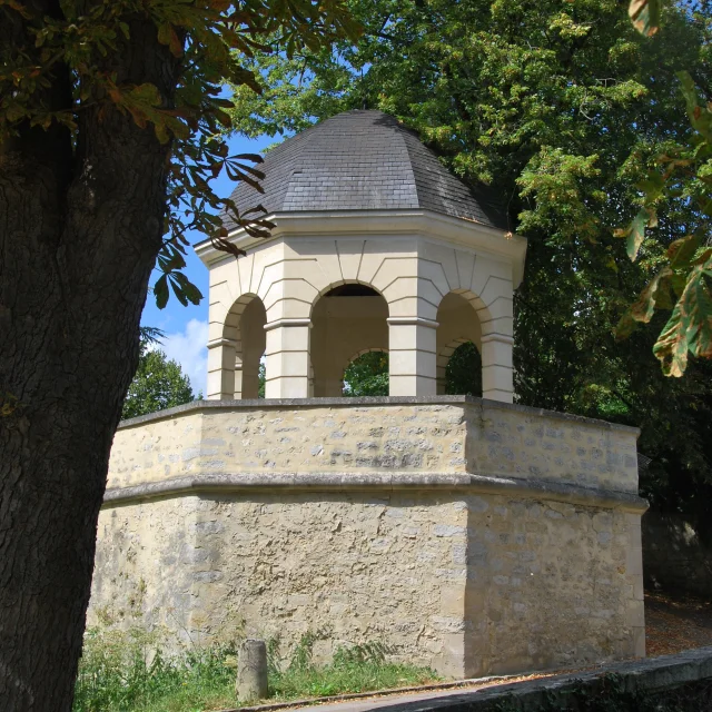 Louveciennes, place Dreux