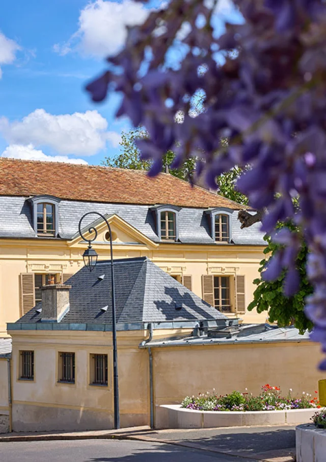 Nicolas Vercellino Mairie De Chambourcy Facade