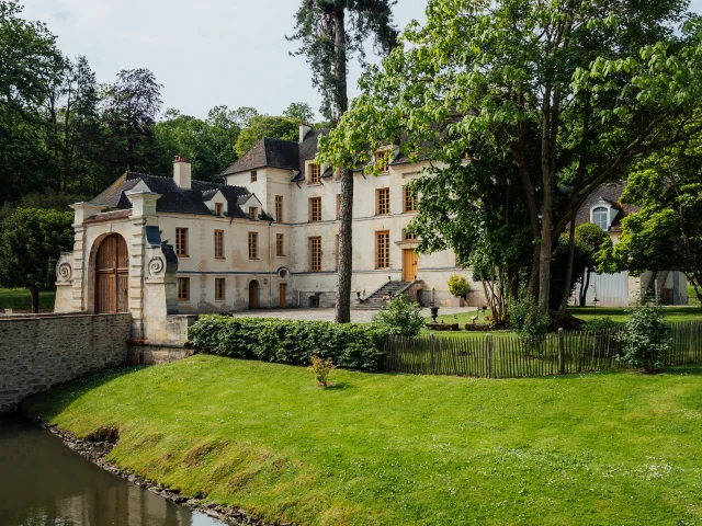 Château du Pont à Louveciennes au printemps OTISGBS