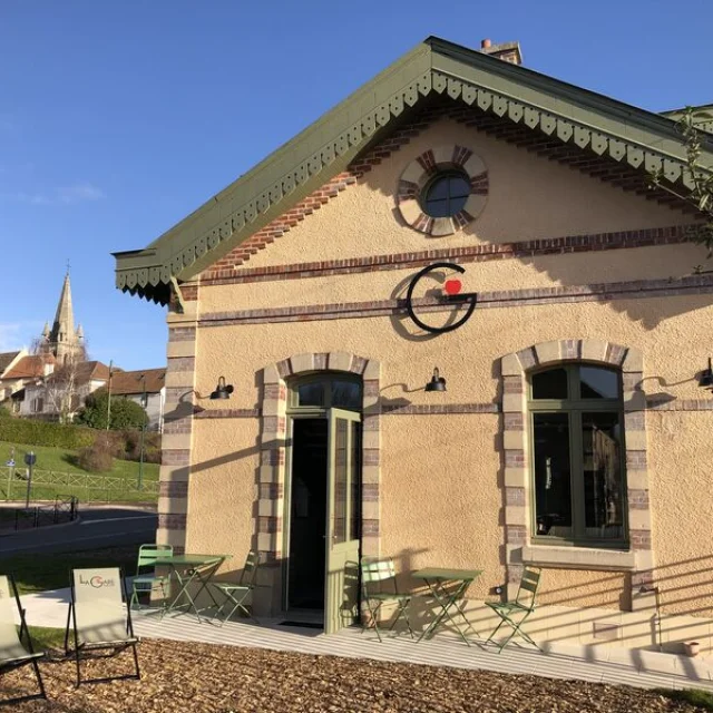 Le Cafe De La Gare De Mareil 762b1161 A840 4064 Bad3 47cd03380f94 Jpeg