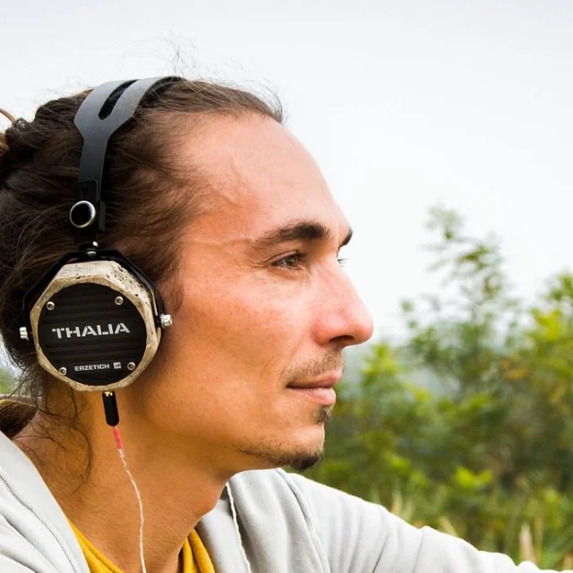 Headphones 4602761 1920 E1585213241156