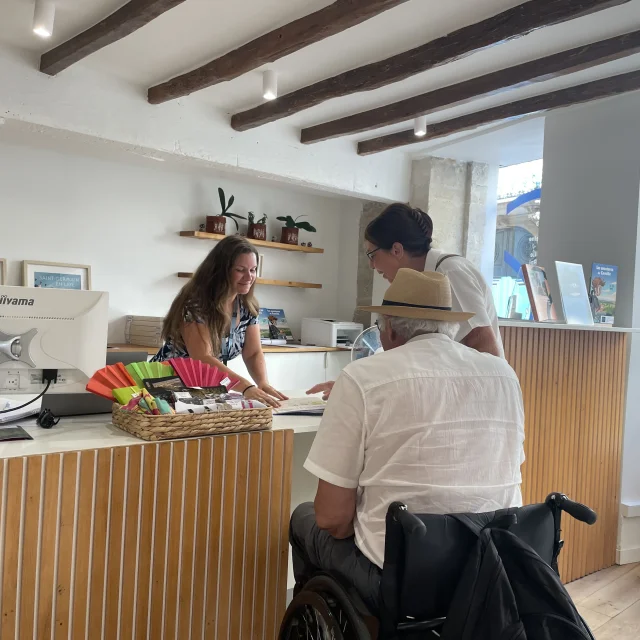 Office de tourisme de Saint Germain Boucles de Seine - accueil de la boutique